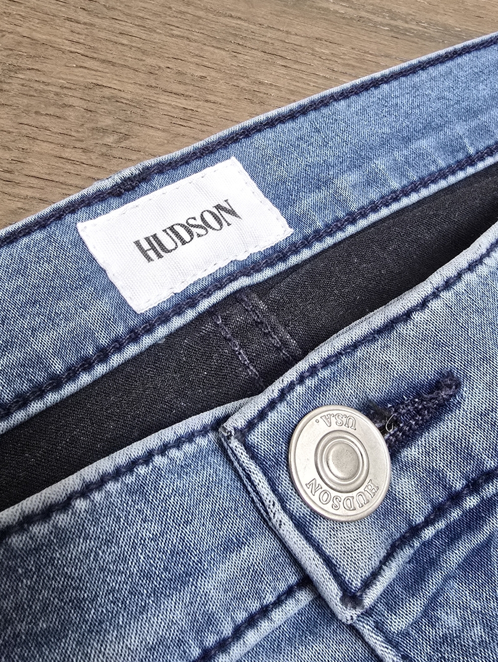 Hudson Natalie Mid Rise Skinny Jean in Medium Wash - Picture 9 of 11